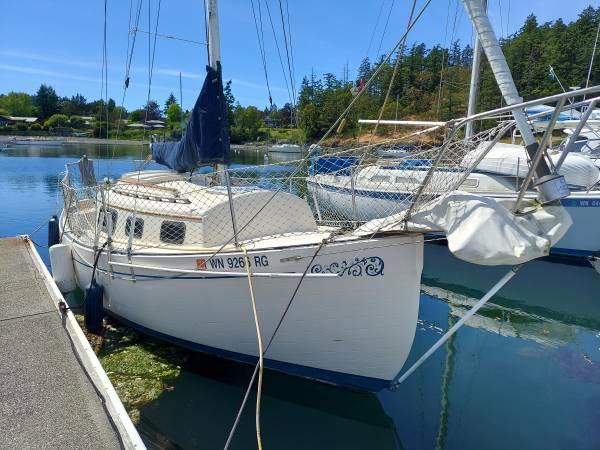 1978 Pacific Seacraft Flicka 20 at the dock in Friday Harbor
