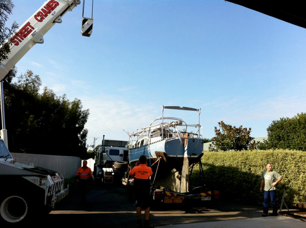 Another crane was used to lift s/y HEART of GOLD from the trailer