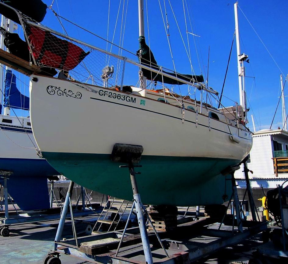 While getting ready for a trip down to La Paz from California, NOMAD was placed on a boatyard cradle